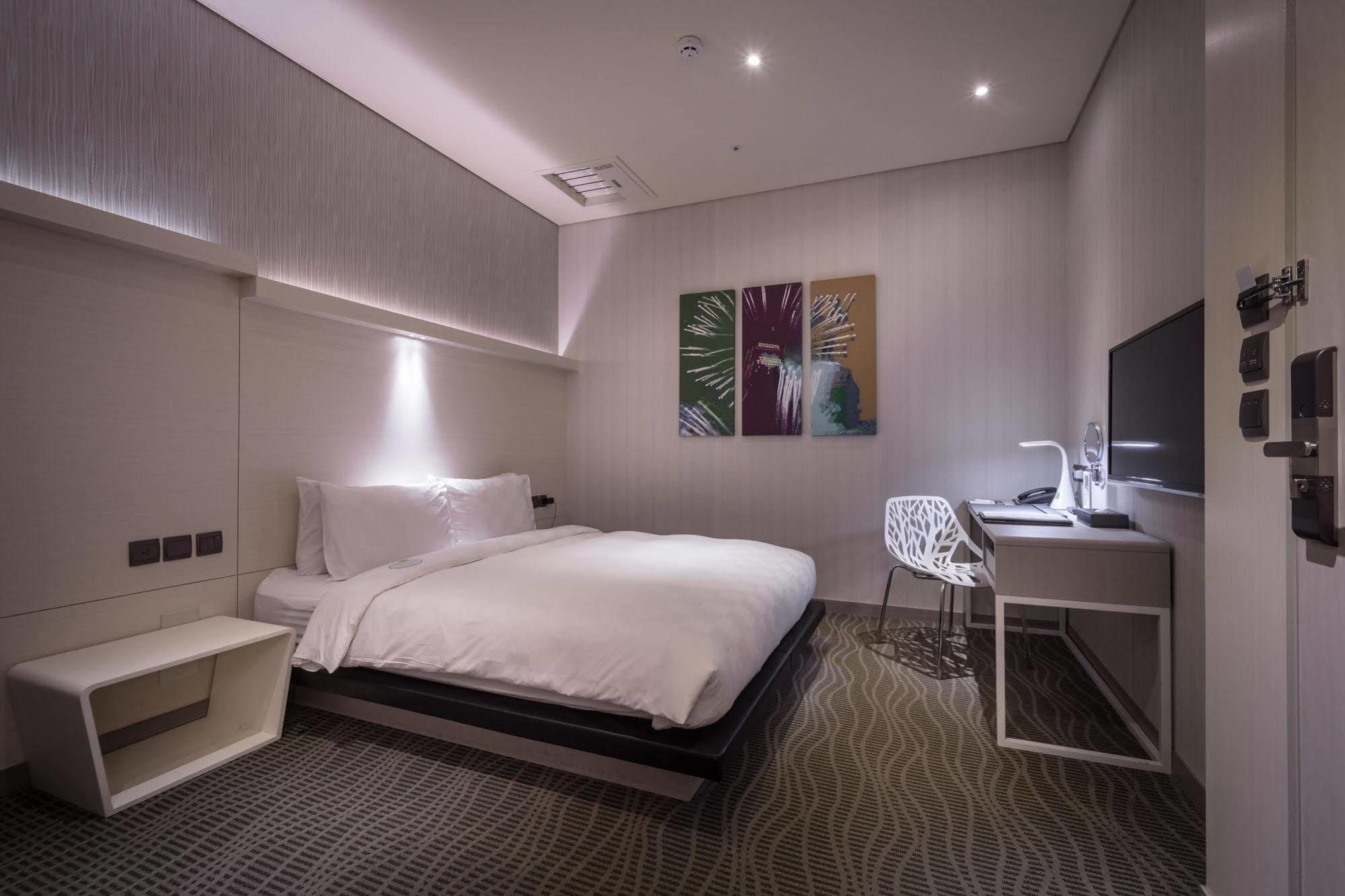 Taipei 101 Sparkle Hotel Bagian luar foto